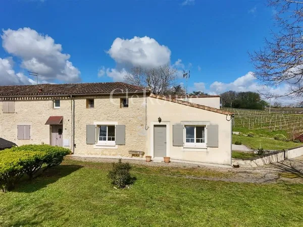 Charmante propriété avec vue imprenable à 5 minutes de Gensac