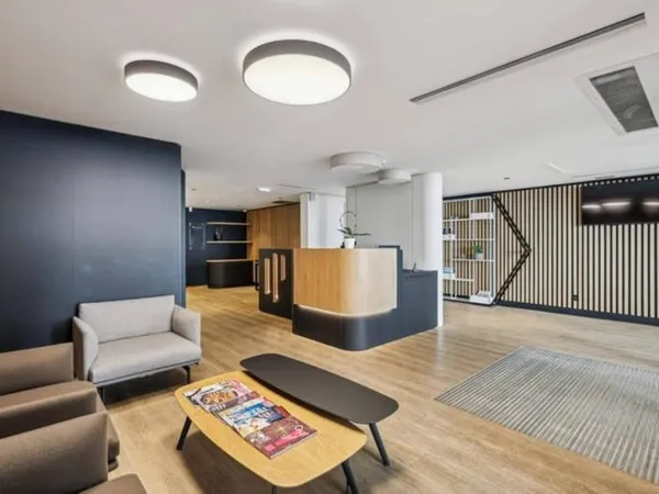 Bureaux 2843 m²