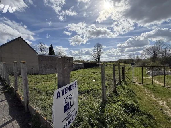 Terrain 850 m²