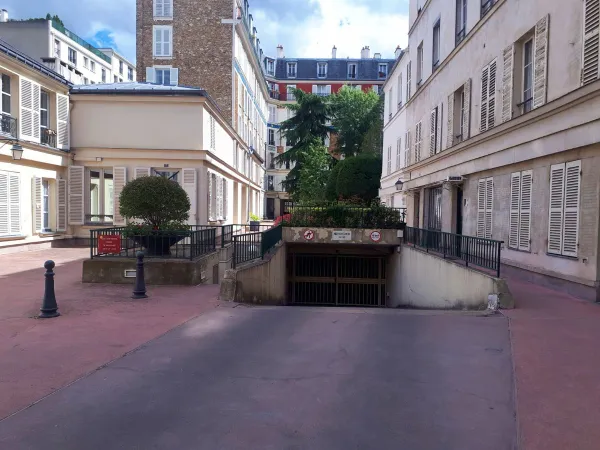 Loue parking 18m²