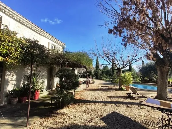 MAS PROVENÇAL 250 m² Camaret sur Aigues