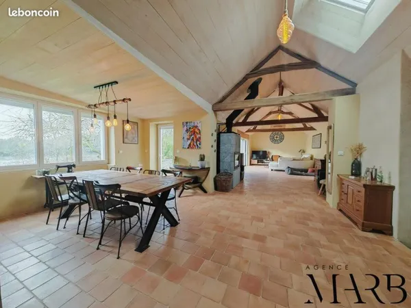 Propriété 6 pièces 200 m²