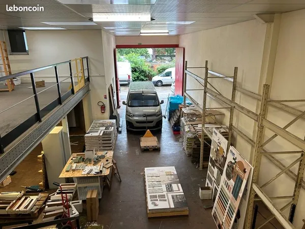 Local d'activité 384 m²
