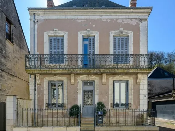 Maison familiale 145 m² à Savonnières, entre nature et vie de village