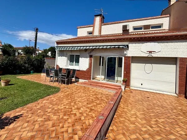 À vendre, charmante villa 3 faces idéalement située à Pia