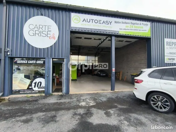 Local commercial 400 m²
