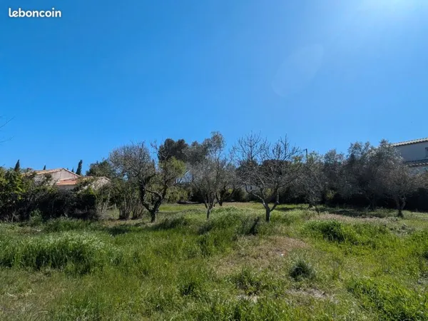 Terrain 780M² à vendre secteur calme Sussargues