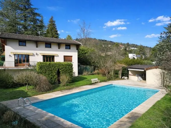 Saint Cyr au mont d'or - Maison de 176 m2 à réinventer dans un écrin de verdure