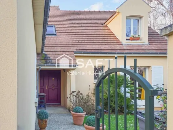 Grande villa familiale sur terrain piscinable.