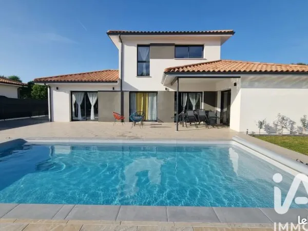 Propriété 6 pièces 130 m²