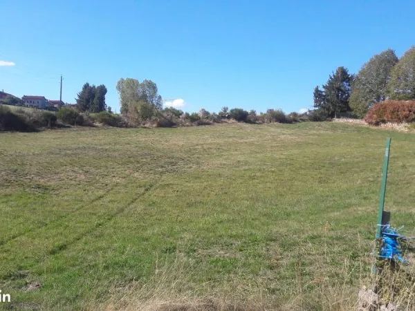 Terrain constructible de 3501m2