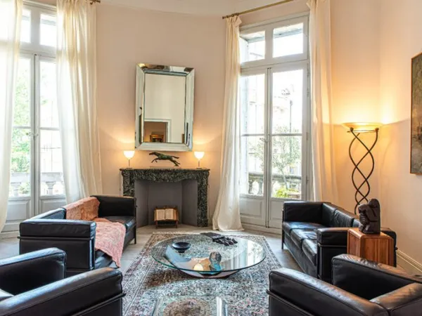 Appartement 6 pièces 200 m²