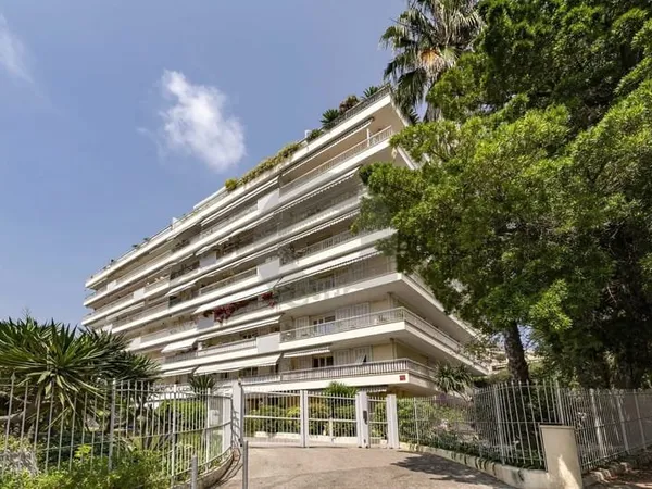 4 PIECES-TERRASSE -GARAGE -MENTON