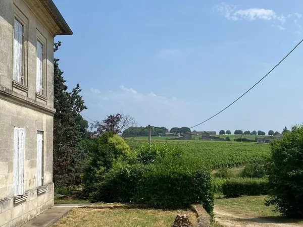 Rarissime : un domaine viticole à SAINT GEORGES proche Saint-Émilion