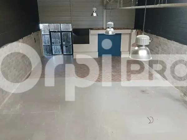Local commercial 310 m²