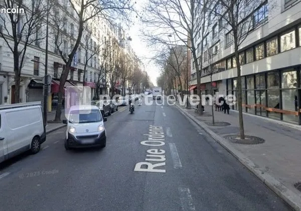 Local commercial 121 m²