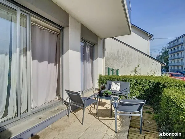 Appartement SAUTRON / Rez-de-chaussée surélevé avec Terrasse Privative
