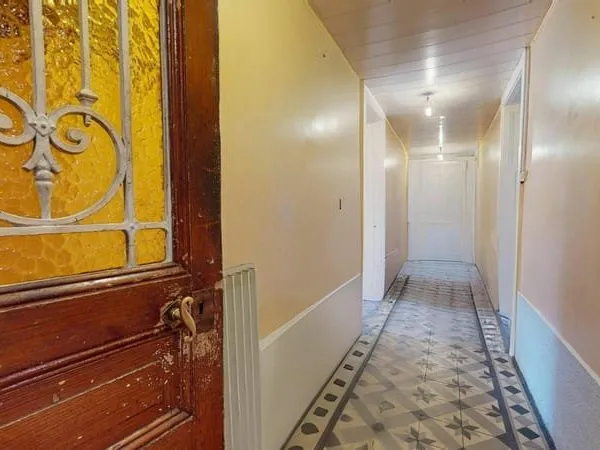 Deuxième étage T5 de 144 m² avec balcon Pontarlier CENTRE
