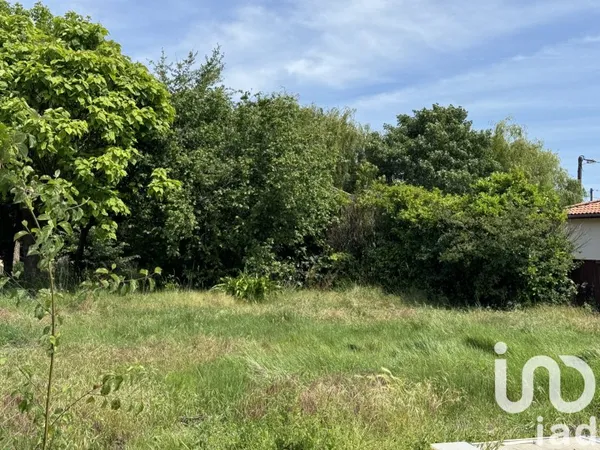 Terrain 826 m²
