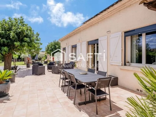Maison 5 chambres grand jardin piscine