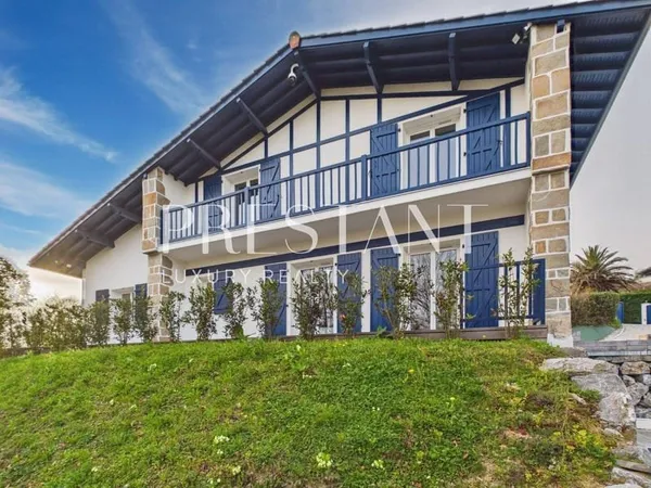 Maison 8 pièces 182 m²