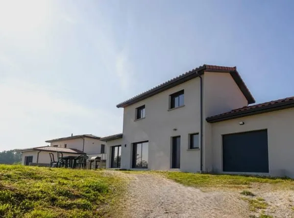 Belle Villa récente avec vue dominante et prestations modernes