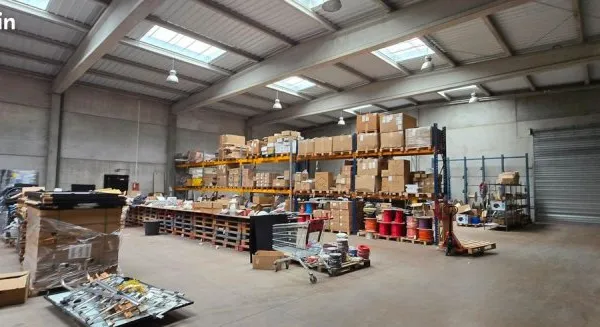 Entrepot 920m²