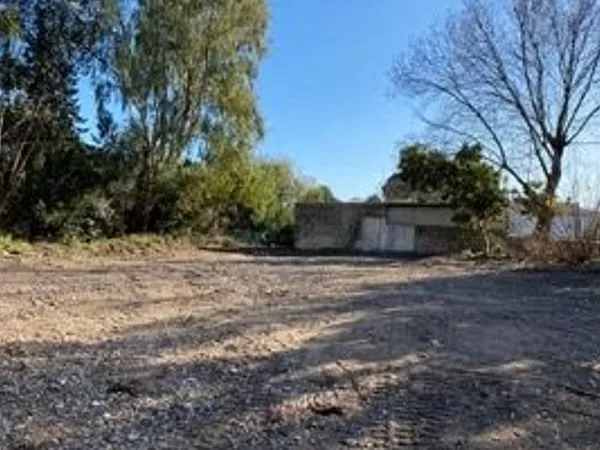 Terrain 772 m²