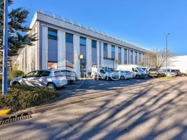 Local d'activité 942 m²