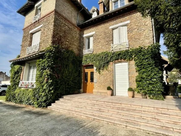 MELUN CENTRE-VILLE APPARTEMENT COUP DE COEUR 5 chambres