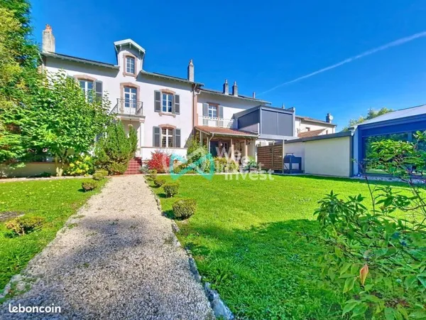 Maison 7 pièces 445 m²