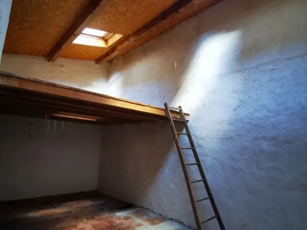 Maison de caractère 110 m² + cour - Coeur de ville