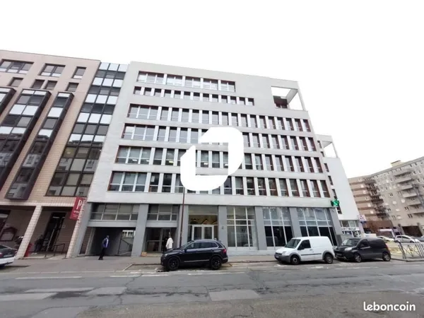 Bureau 383 m²