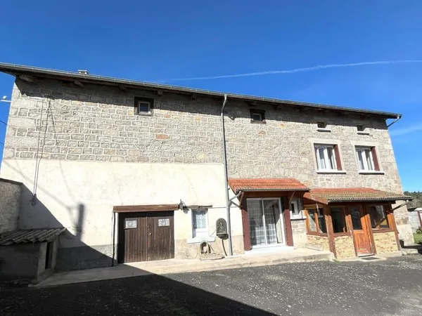 Maison ancienne avec dépendances