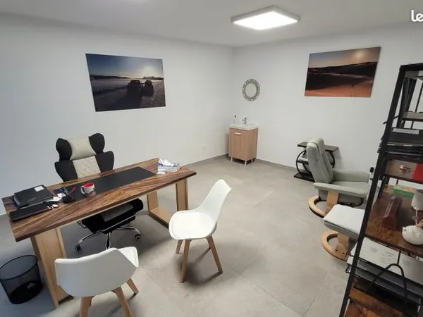 Local professionnel 27 m2 Fuveau