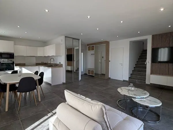 À louer Ville moderne T4 meublée avec jardin et garage - L'Isle-sur-la-Sorgue