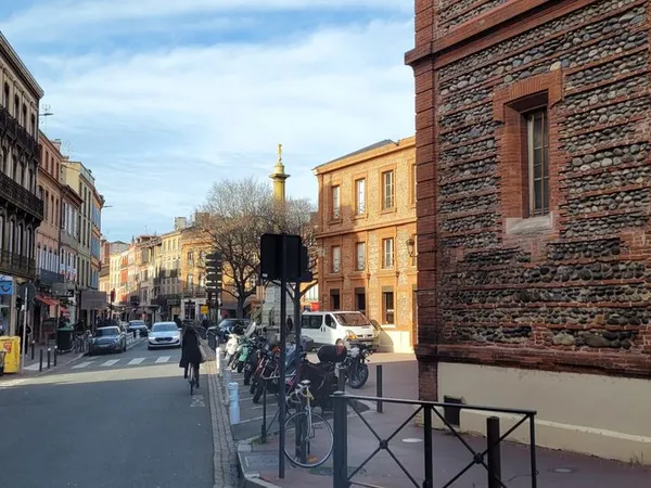 Part loue T4 centre ville Toulouse Place Dupuy