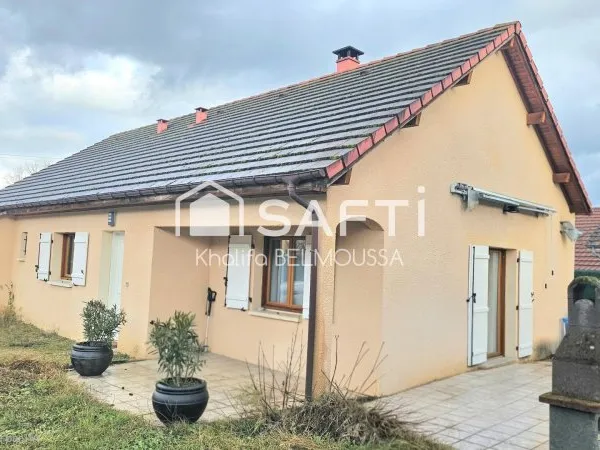 “Charmante maison de plain-pied, calme et sécurisée, prête à accueillir votre famille !”