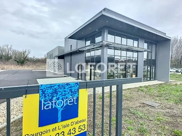 Local commercial 144 m²