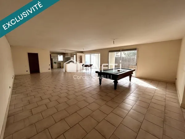 Maison plain-pied au calme quartier Saint -Cybard avec plusieurs places de stationnement privées