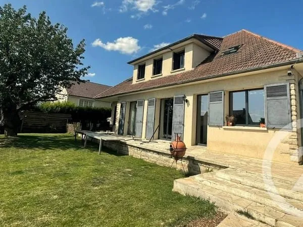 Maison 9 pièces 220 m²