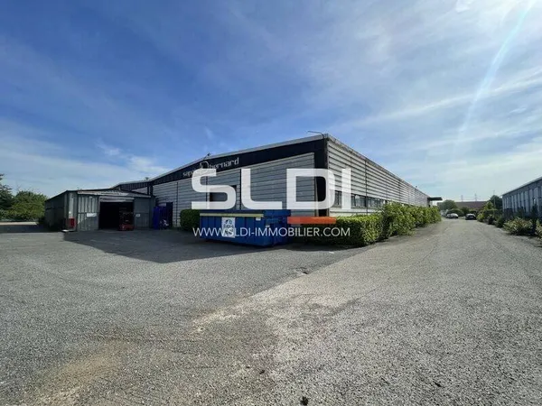 Local d'activité 2002 m²