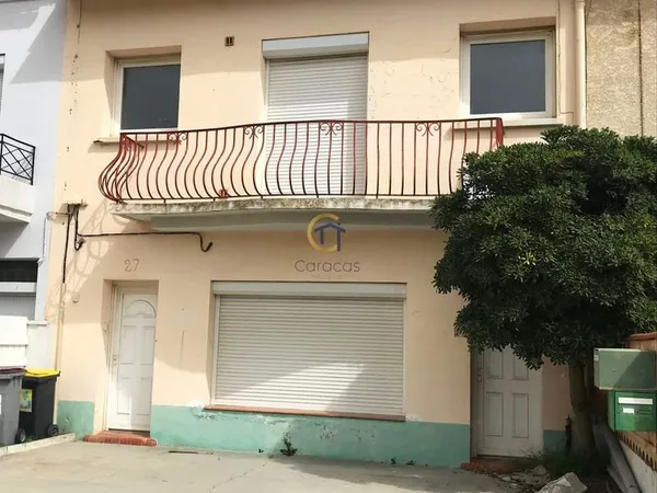 MAISON A USAGE D'HABITATION COMPOSEE DE 2 APPARTEMENTS DE TY