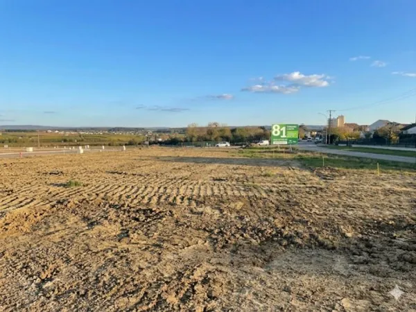 Terrain 403 m²