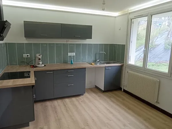 Maison mitoyenne 4 chambres - 110m2 - rénovée - jardin