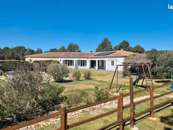 Maison T5 - 125 m2 (+28 m2 de garage)