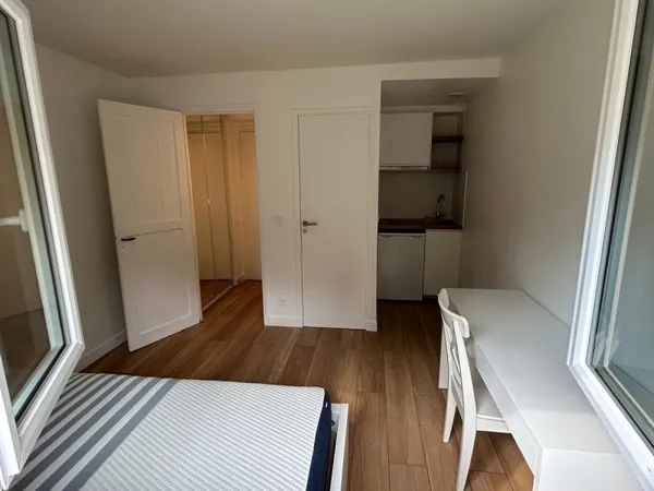 Loue studio 13,50m² St Cloud
