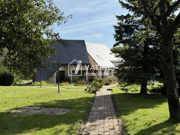 Maison de plain-pied 8 pièces 240 m²