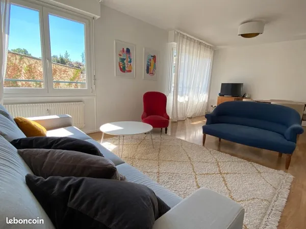Appartement 4 pièces lumineux - 74 m² - Quartier calme et recherché à Reims (rue des Augustins)