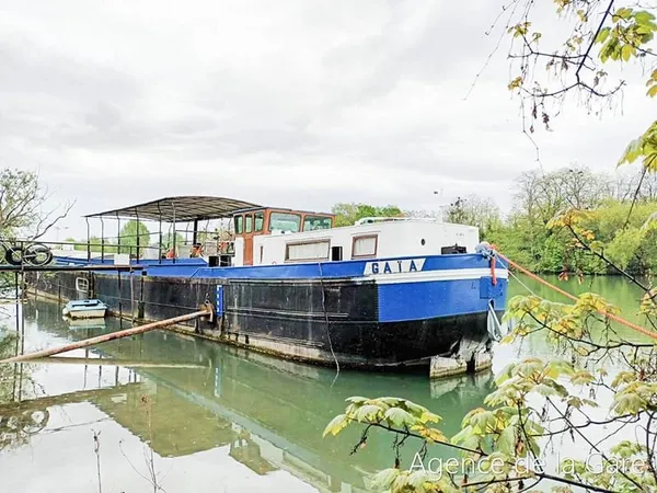 Péniche 5 pièces 150 m²